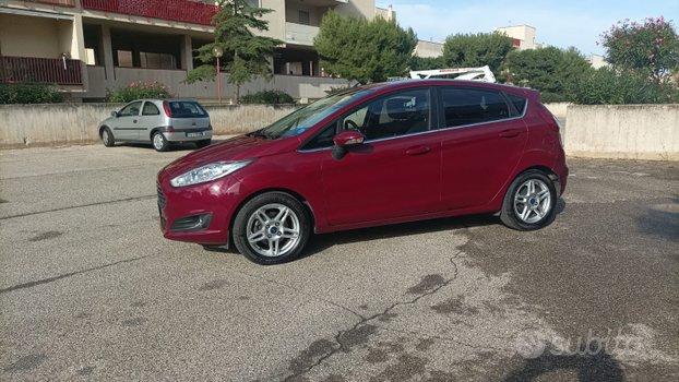 FORD Fiesta 6ª serie - 2014