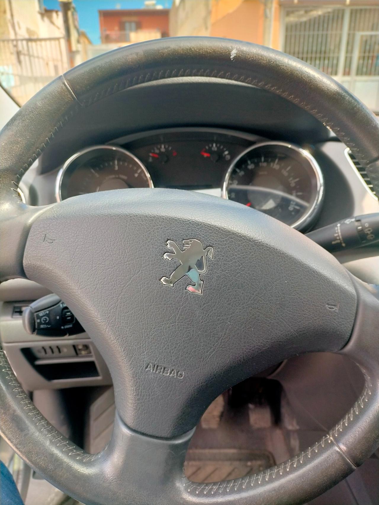 Peugeot 3008 1.6 HDi 115CV Active