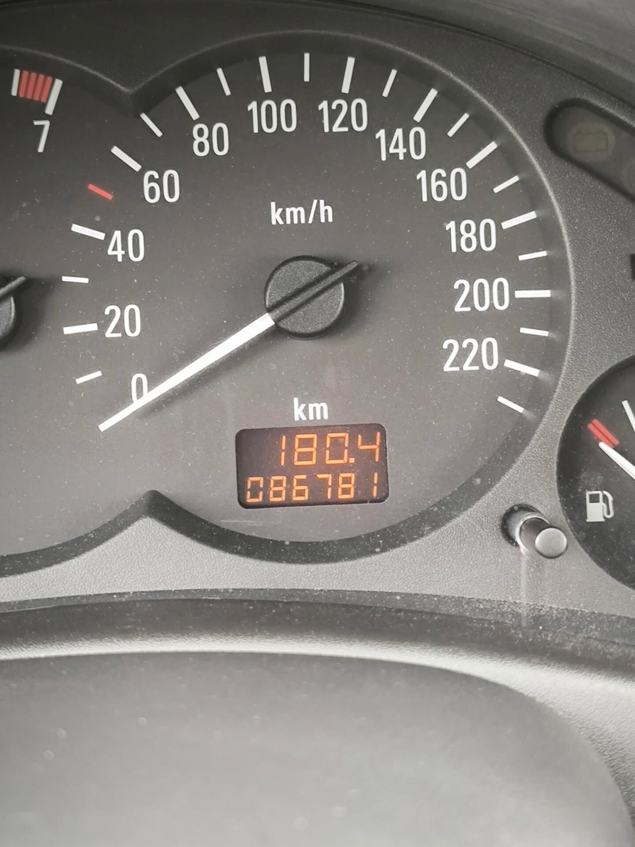 Opel Corsa 1.0i 12V cat 5 porte