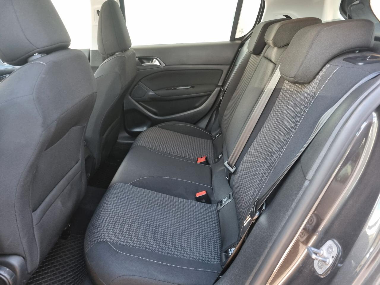 Peugeot 308 BlueHDi 120 S&S EAT6 Business