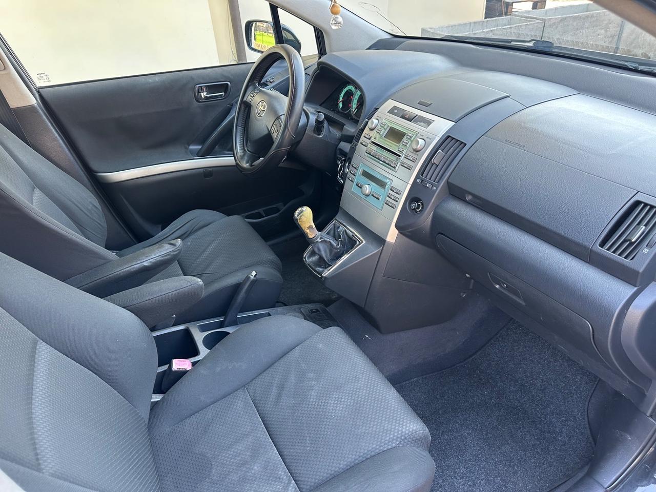 Toyota Corolla Verso 2.2 16V D-4D Sol