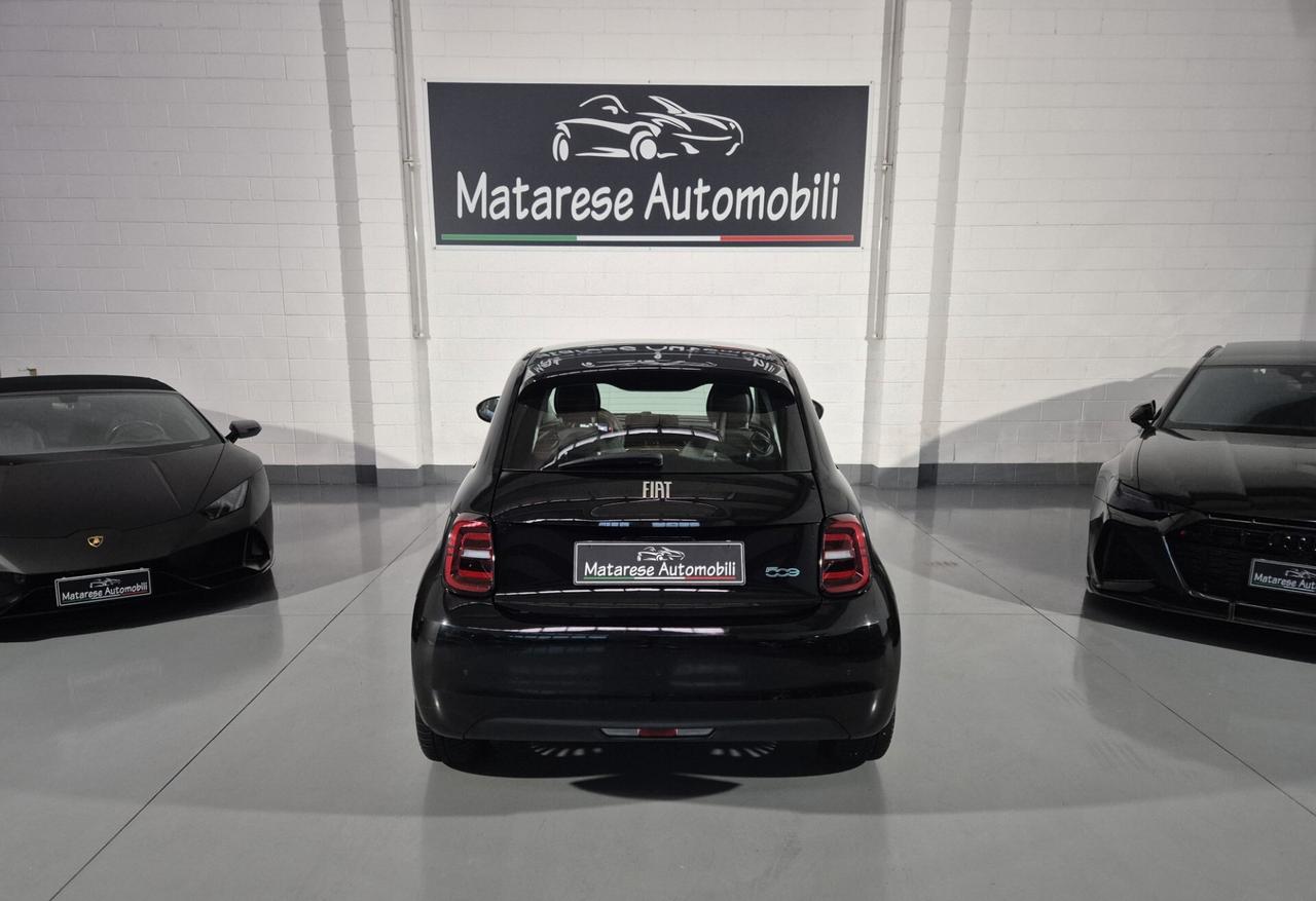 Fiat 500e FULL ELETTRIC Sensori ADAS Navi OK Neopatentati