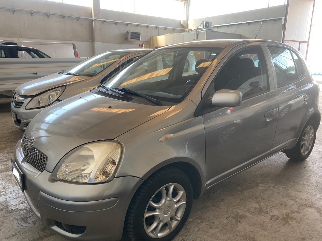 Toyota Yaris 1.0 5 porte Sol