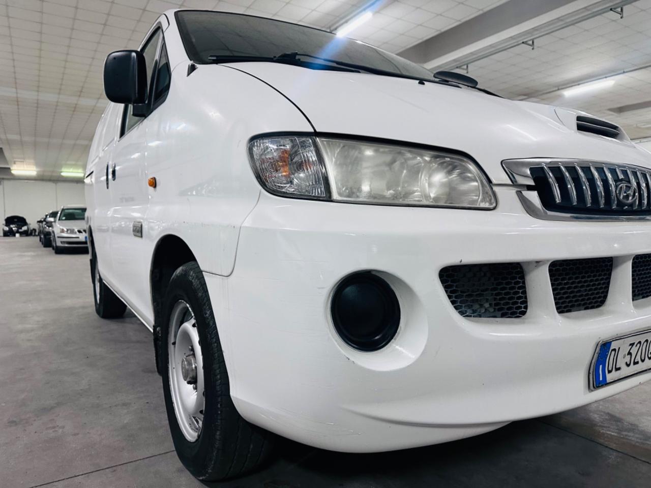 Hyundai H-1 2.5 CRDi VGT Van 3 p.ti