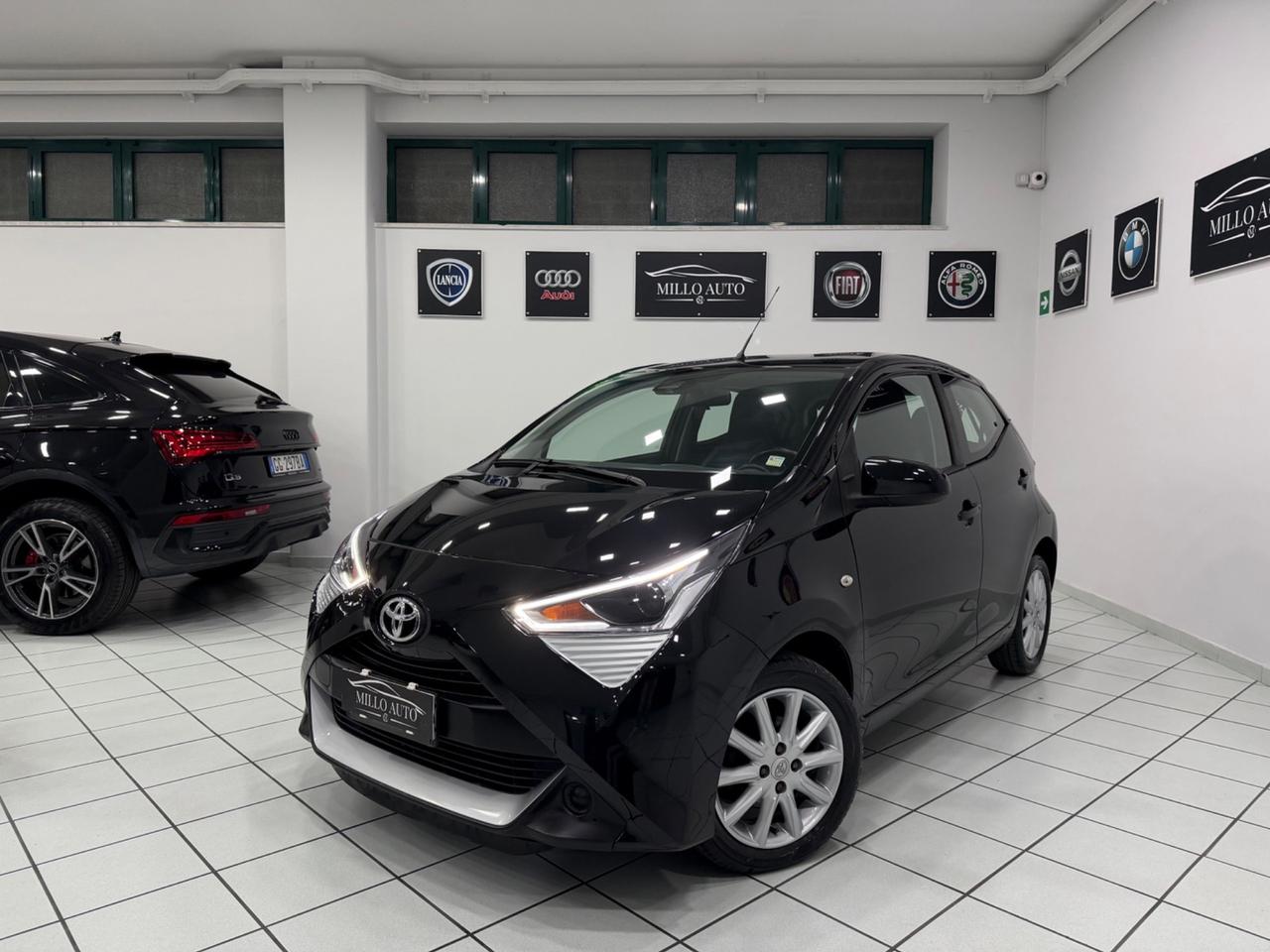 Toyota Aygo Connect 1.0 VVT-i 72 CV 5 porte x-clusiv