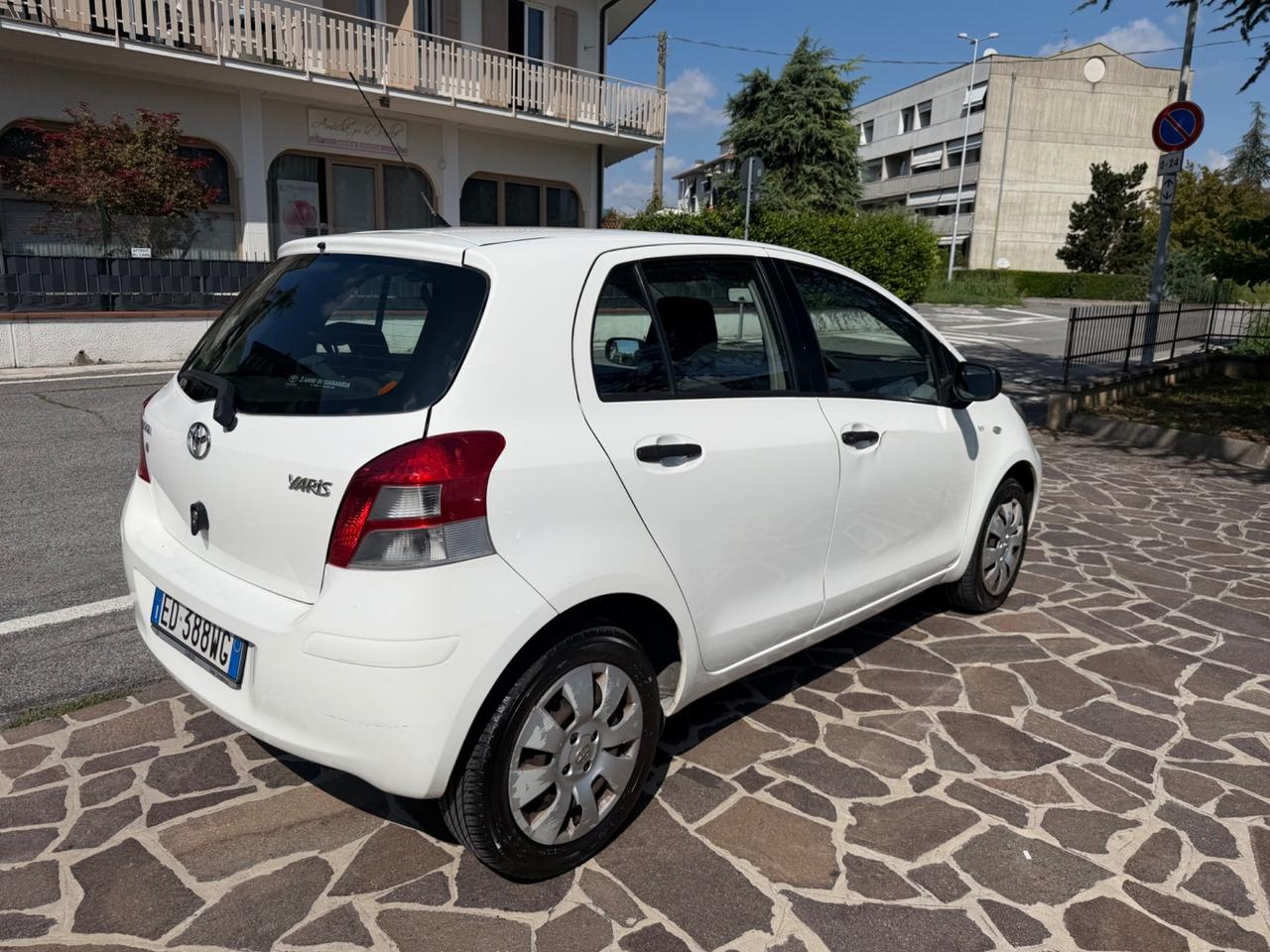 Toyota Yaris 1.0 5 porte Sol