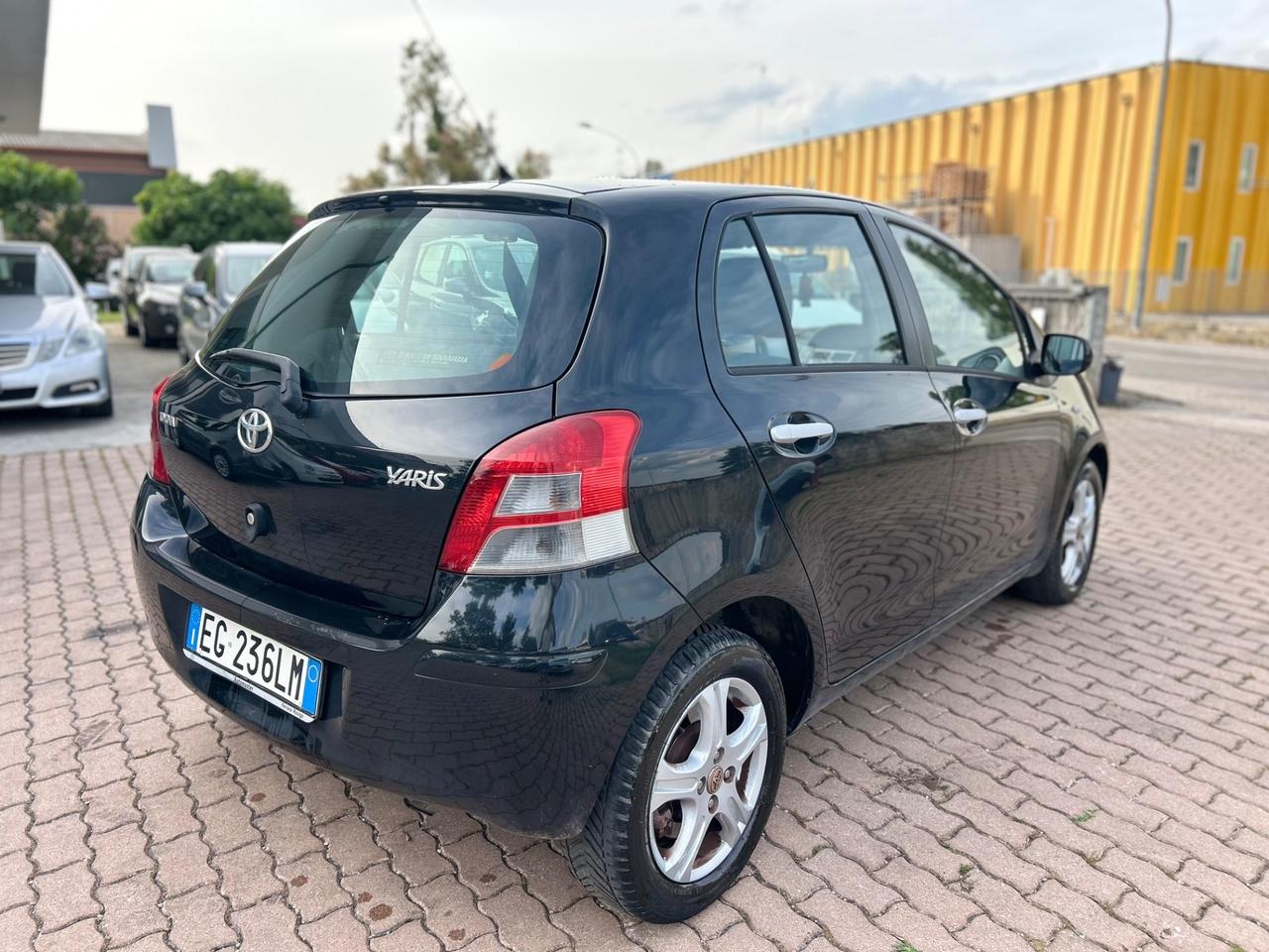 Toyota Yaris 1.4 D-4D DPF 5 porte Sol