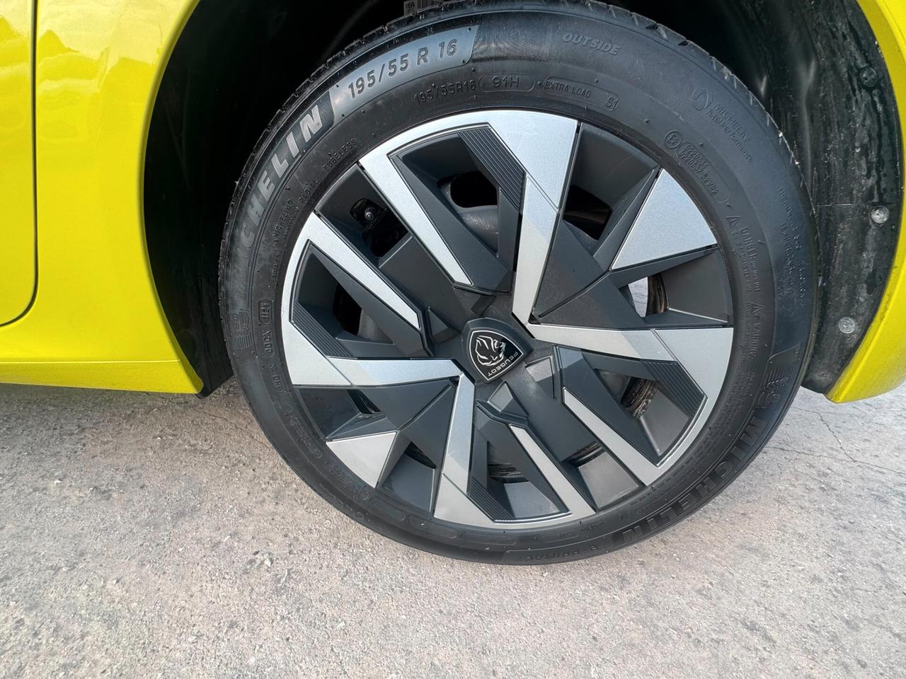 Peugeot 208 PureTech 100 Stop&Start 5 porte Active