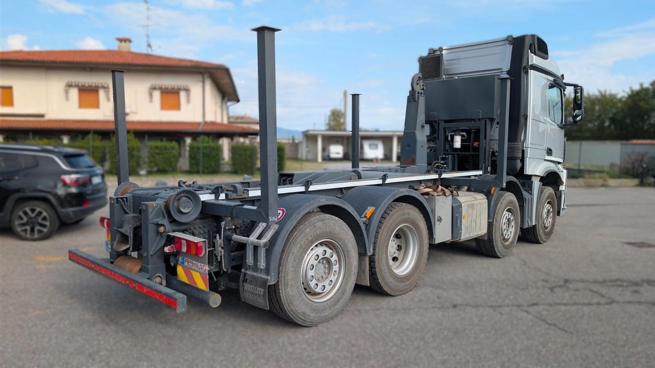 TRATTORE STRADALE E AUTOCARRO CON SISTEMA SCARRABILE PRIS-MAG SA26