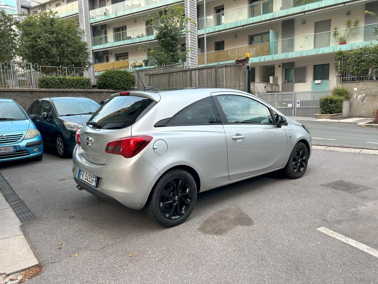 Opel Corsa 1.2 Coupé b-Color