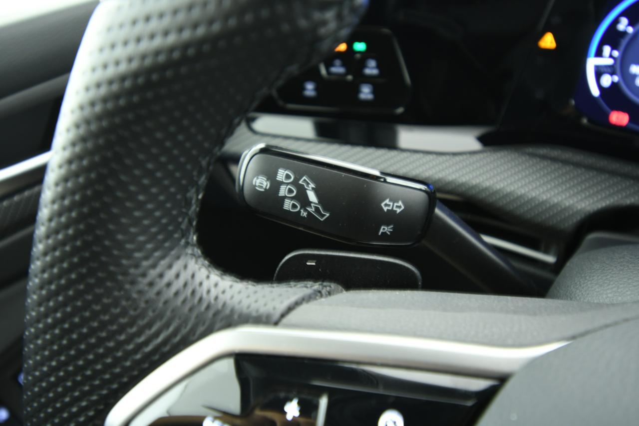 VOLKSWAGEN Golf 1.5 etsi evo R-Line 130cv dsg NEOPATENTATI+ACC+APPLE CARPLAY