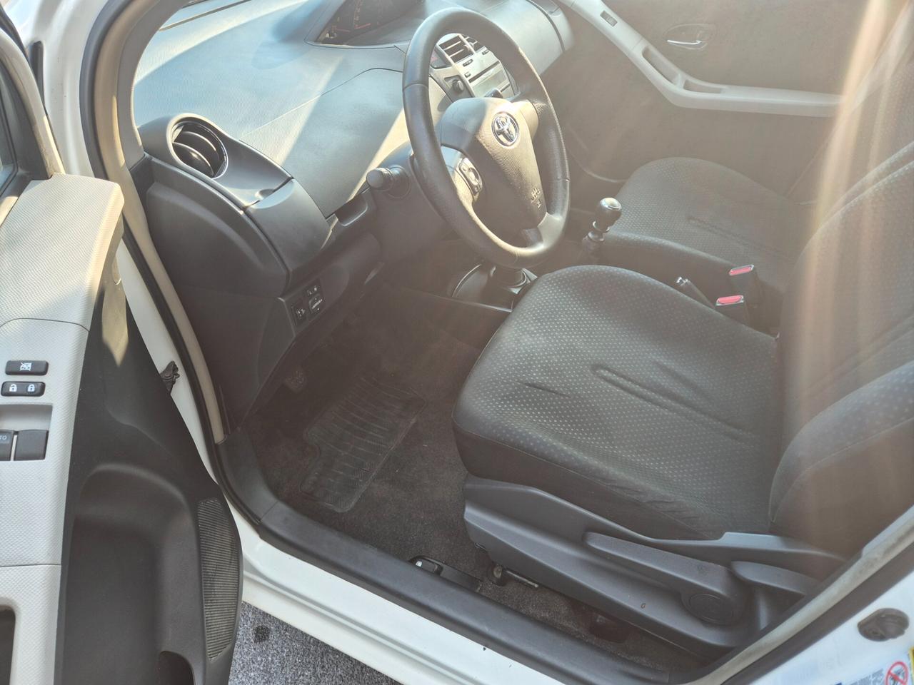 Toyota Yaris 1.4 D-4D DPF 5 porte Sol