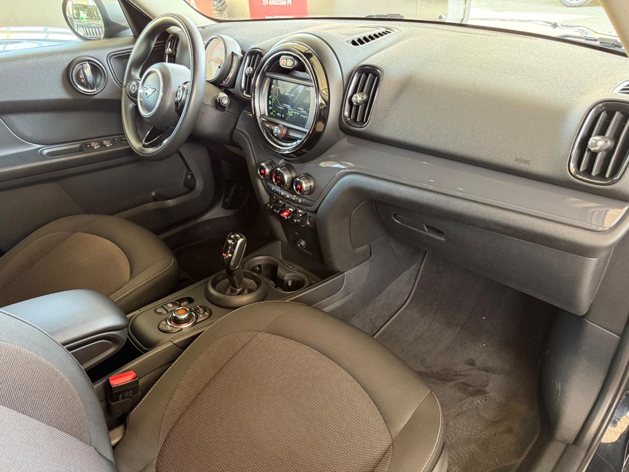 Mini Cooper Countryman 1.5 Hype CAMBIO AUTO UNICO PROP