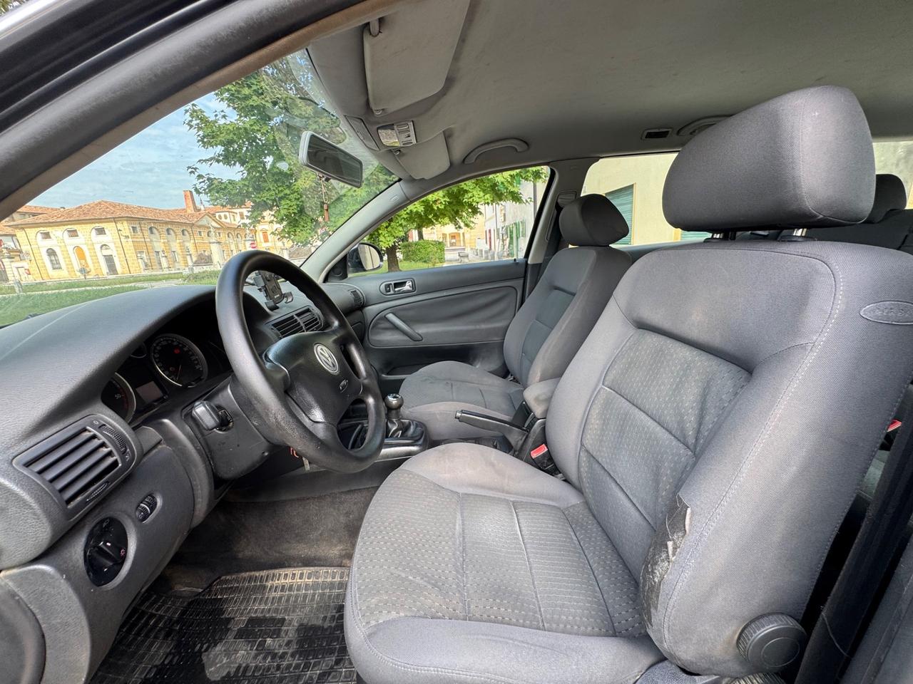Volkswagen Passat 1.9 TDI/101 CV Var. Business
