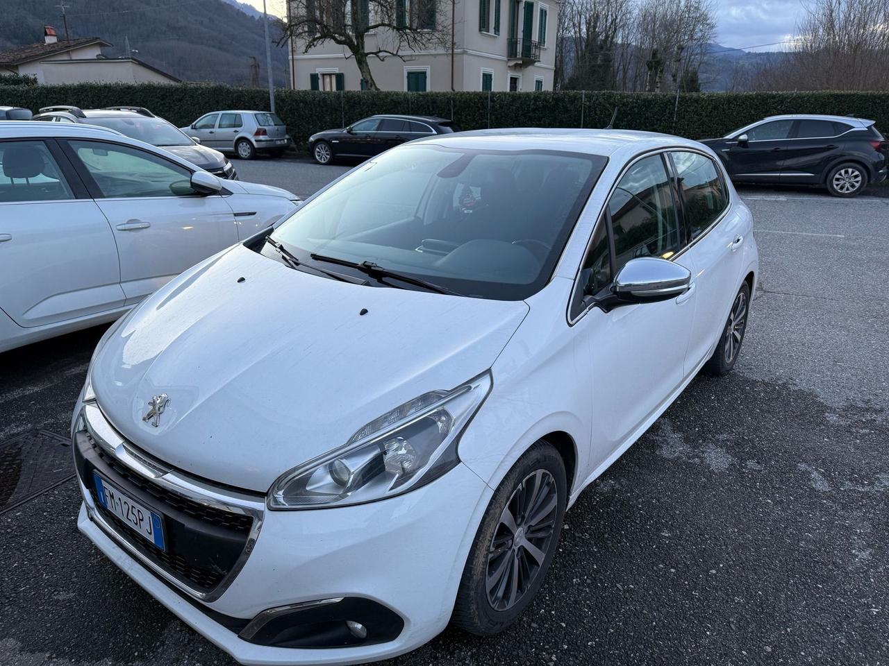 Peugeot 208 PureTech 82 5 porte Allure