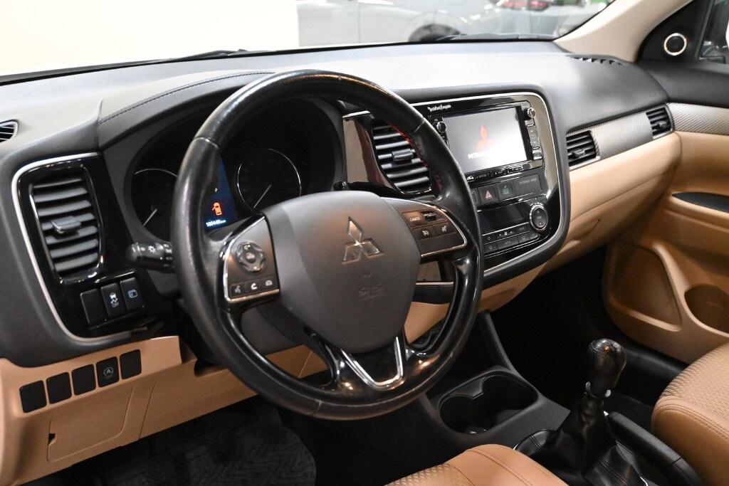 MITSUBISHI Outlander 3ª serie Outlander 2.2 DI...