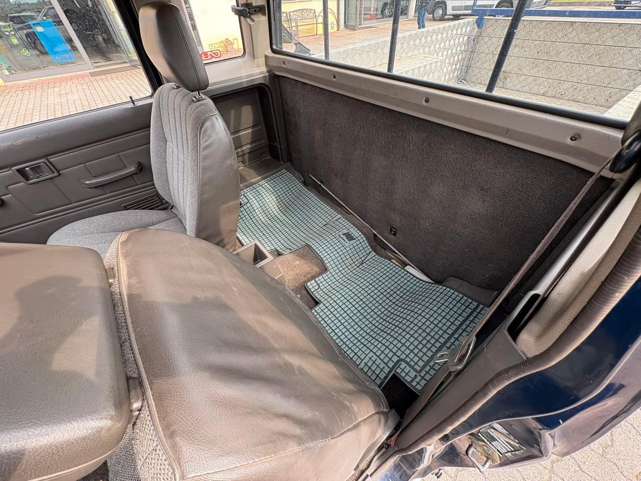 NISSAN KING CAB 2/P CASSONATO PORTATA 10 QUINTALI