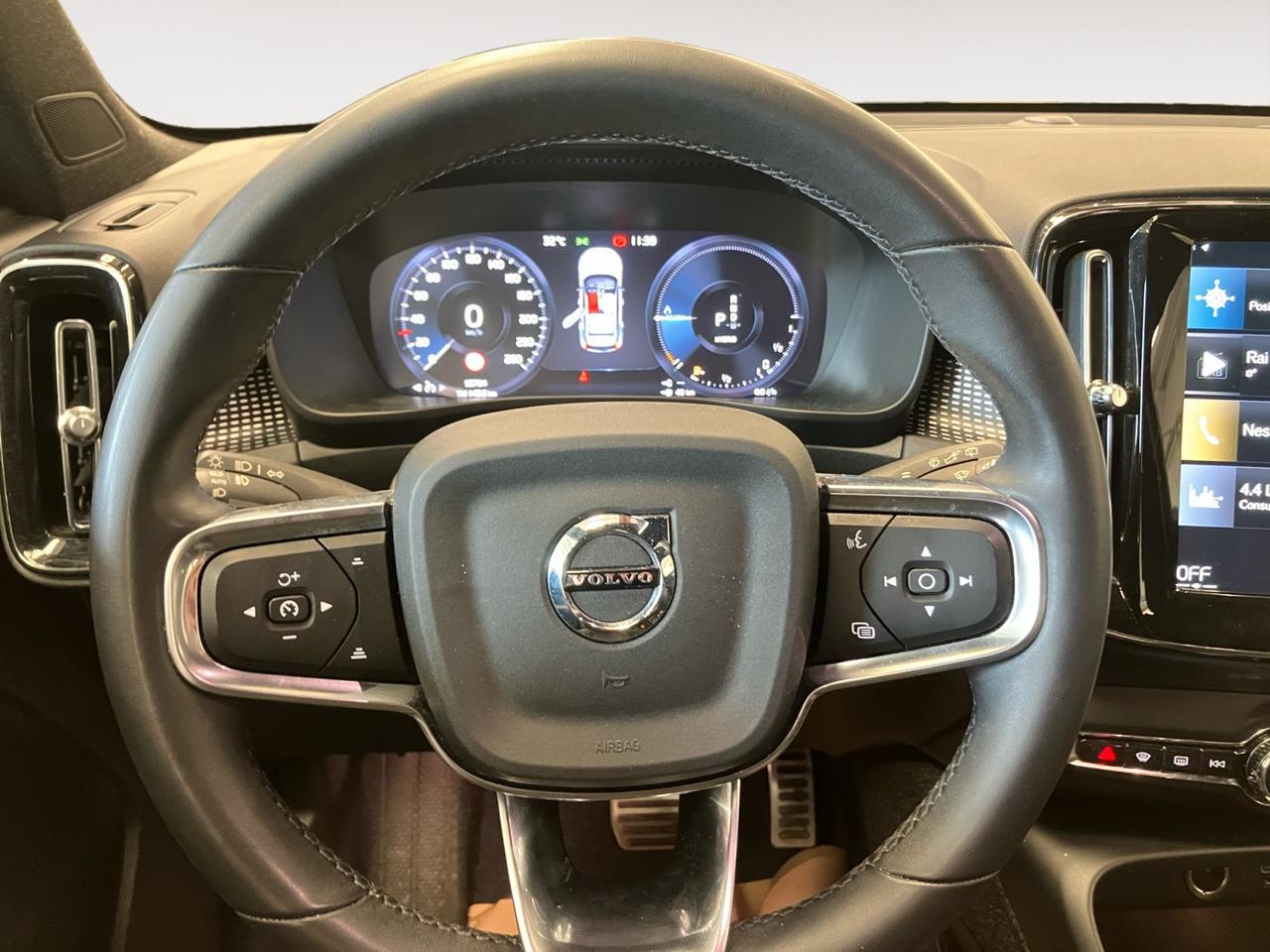 Volvo XC40 1.5 t4 phev R-design auto my21