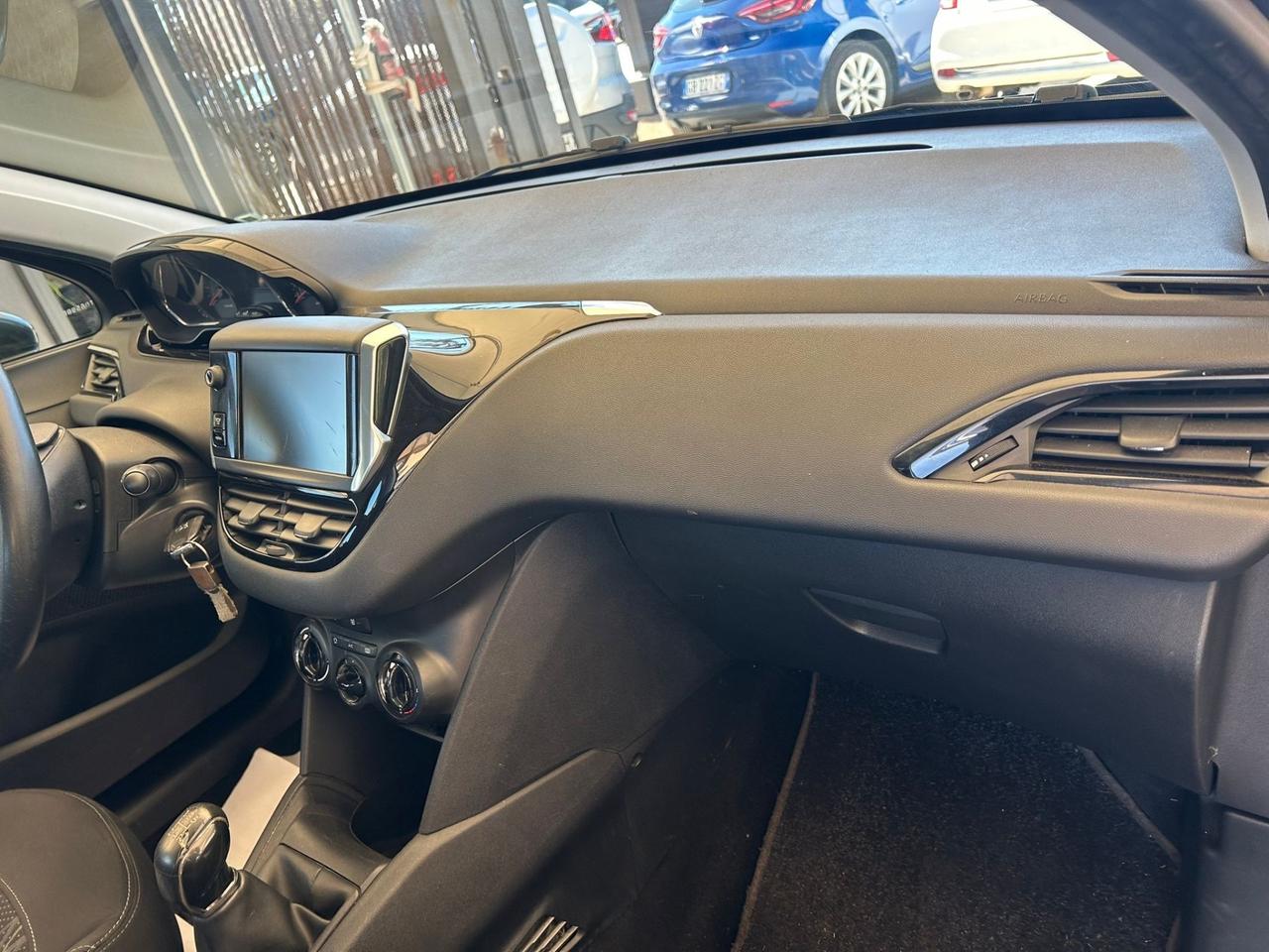 Peugeot 208 PureTech 82 5 porte Allure