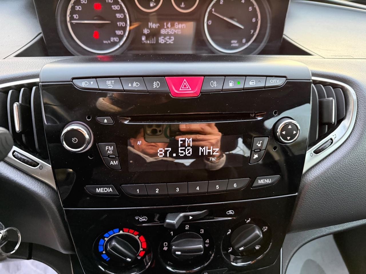 Lancia Ypsilon 1.2 69 CV 5 porte GPL Ecochic Gold