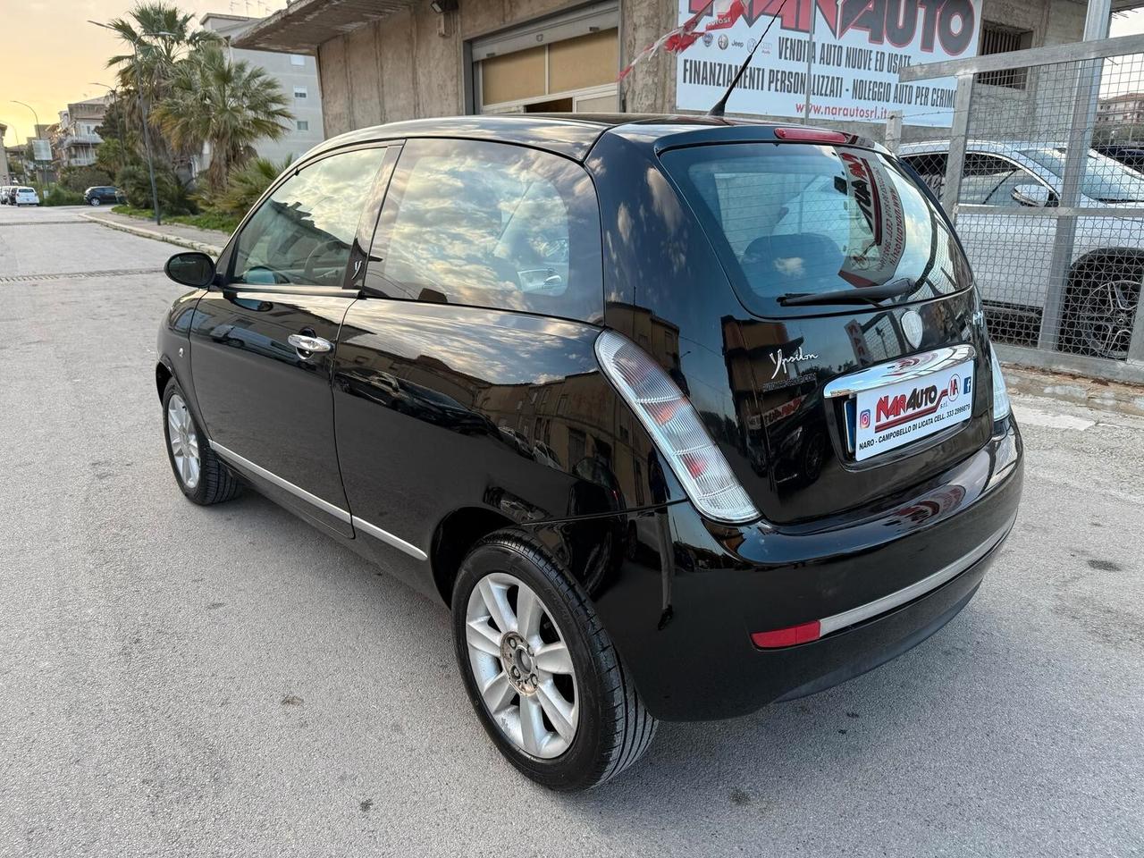 Lancia Ypsilon 1.3 MJT 90 CV Platino