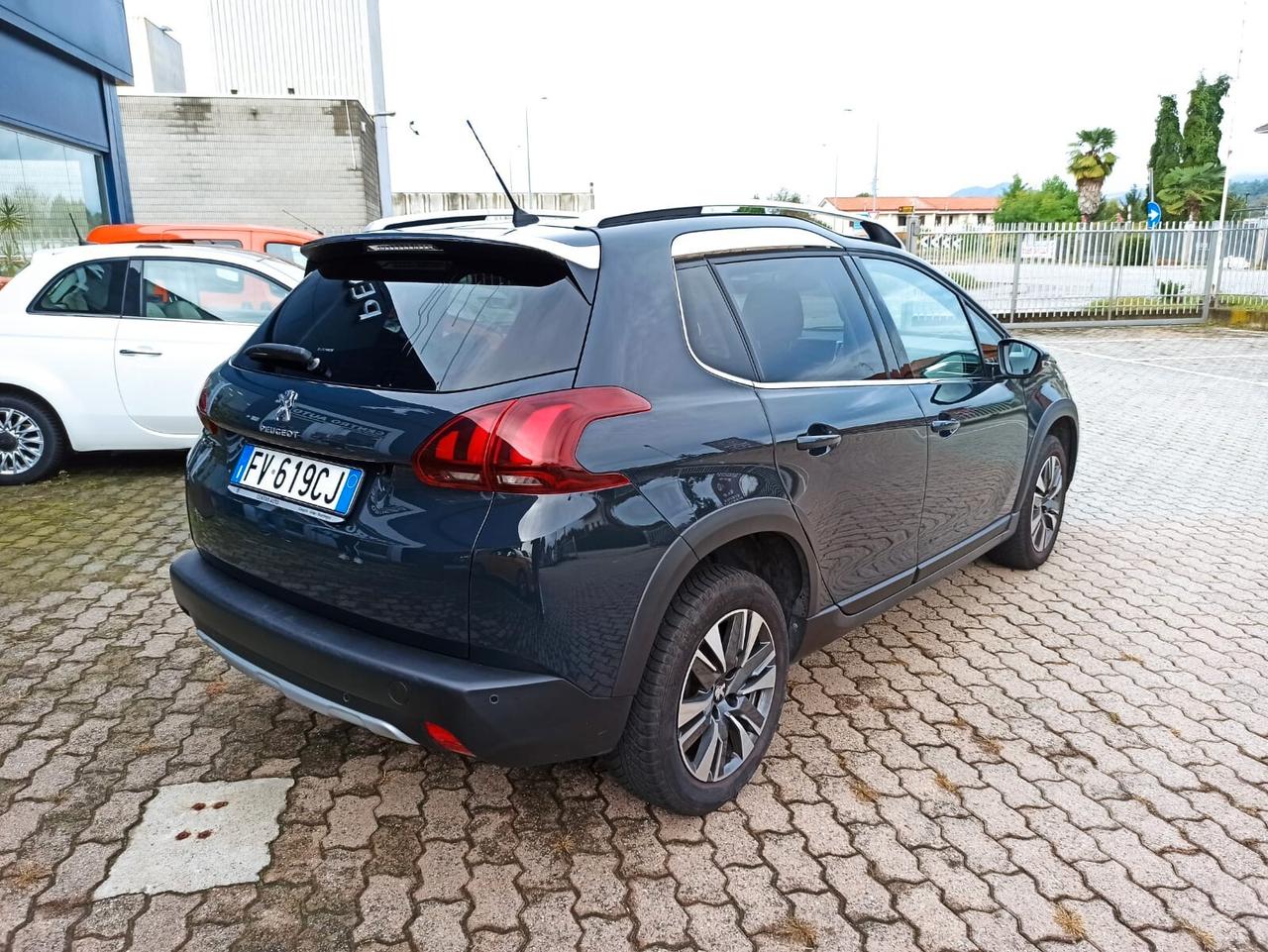 Peugeot 2008 PureTech 82cv Allure