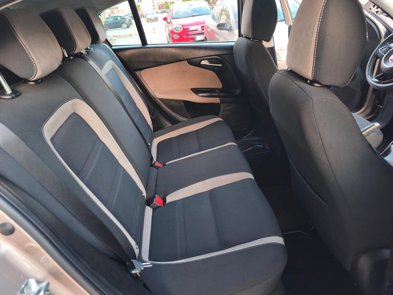 Fiat Tipo 1.6 Mjt S&S 5 porte Easy