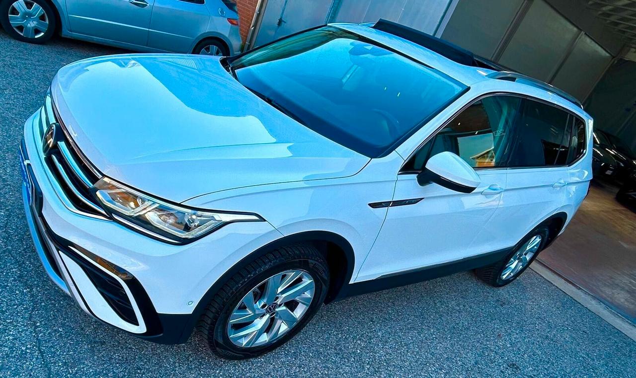 Volkswagen Tiguan 2.0 TDI 150cv SCR DSG TETTO PANORAMICO