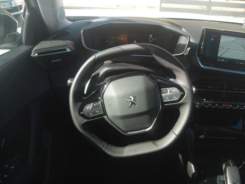 Peugeot 2008 BlueHDi 130 EAT8 Allure Pack - 2022