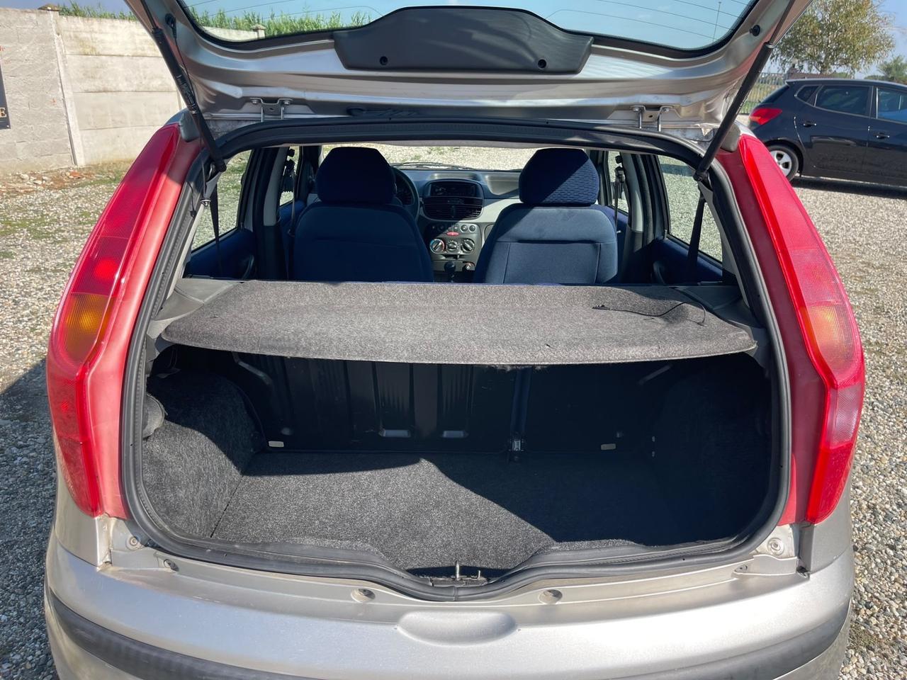 Fiat Punto 1.2i cat 5 porte ELX