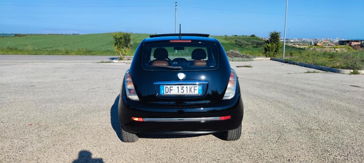 Lancia Ypsilon 1.3 Multijet 16V Momo Design