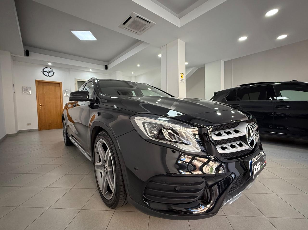 MERCEDES- BENZ GLA 200 D 136CV AMG PREMIUM PLUS 4MATIC