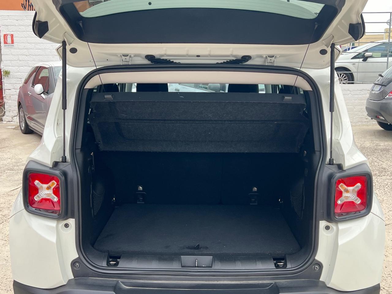 Jeep Renegade 1.6 E-TorQ EVO night eagle