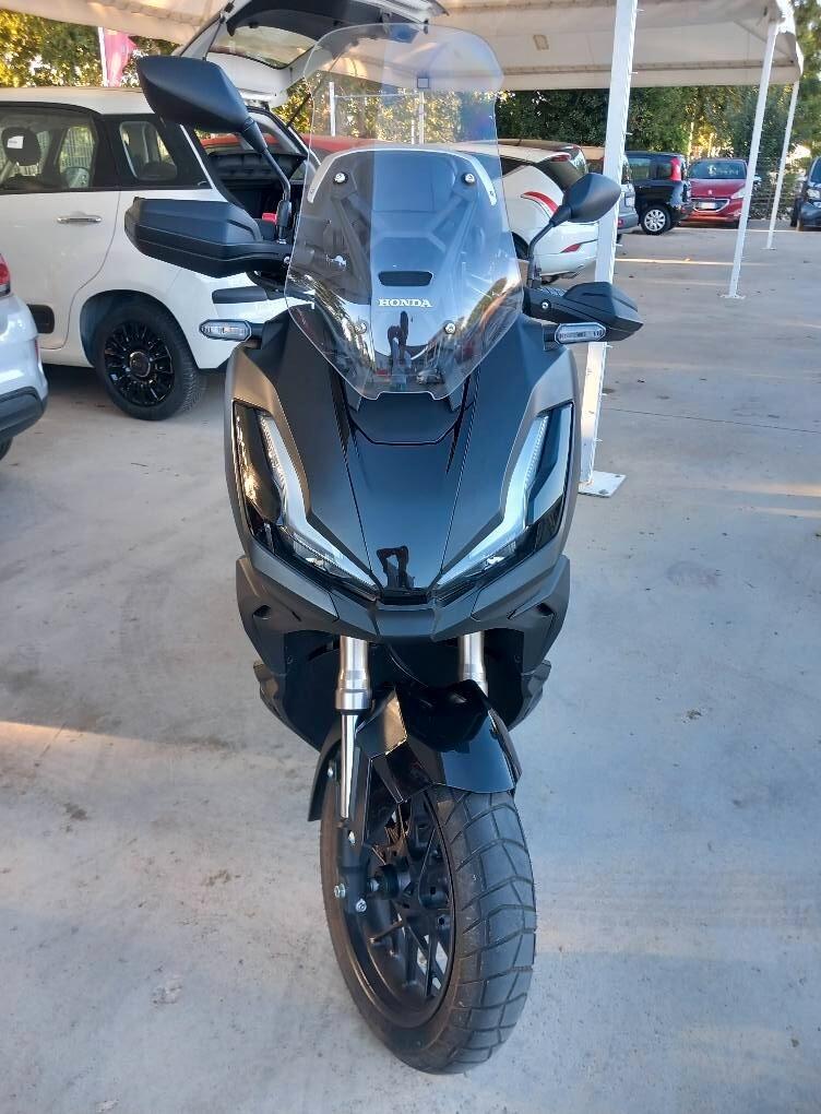 Honda ADV 350 grigio opaco +bauletto