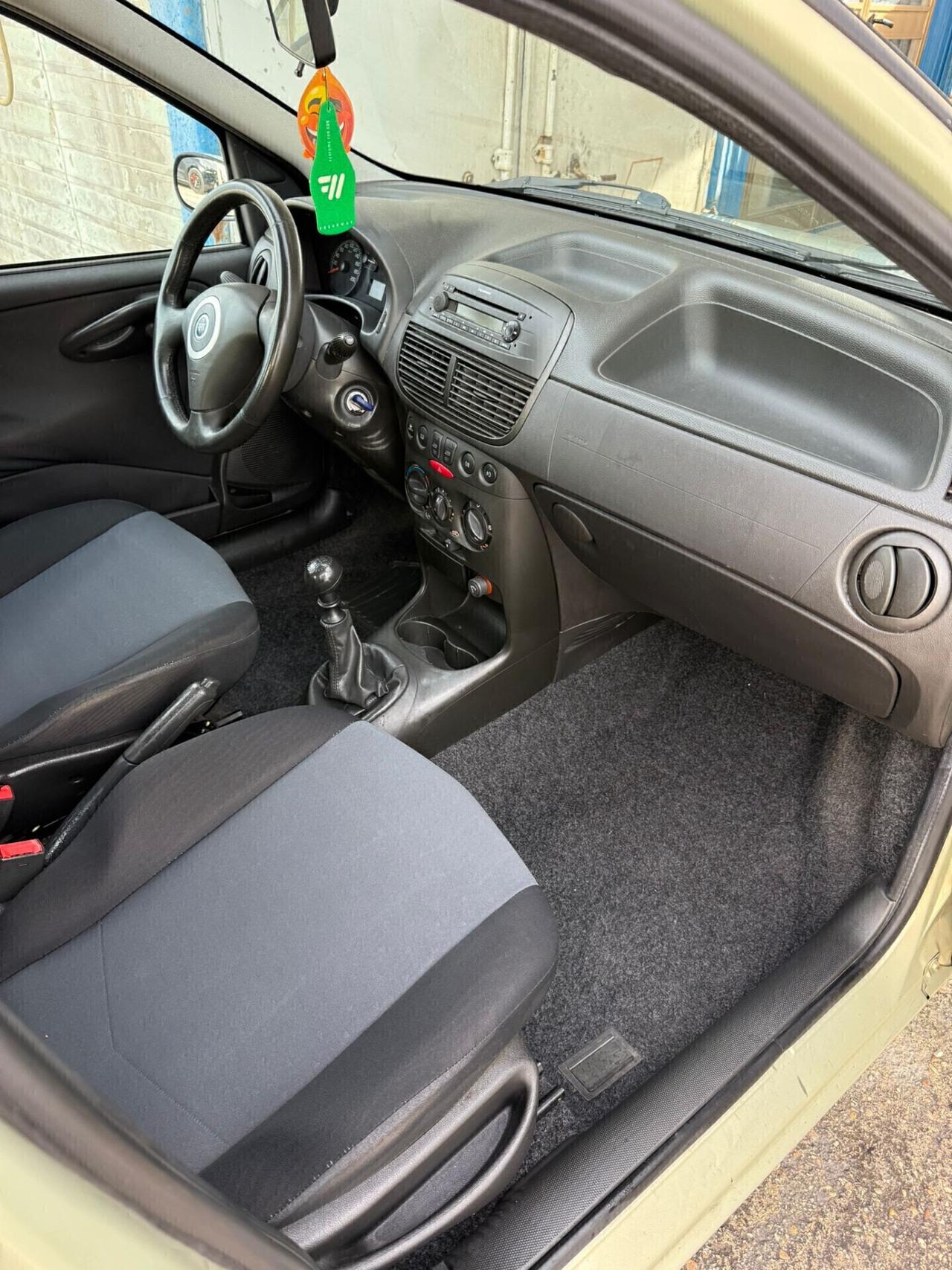 Fiat punto 5porte 1.2 benzina NEOPATENTATI