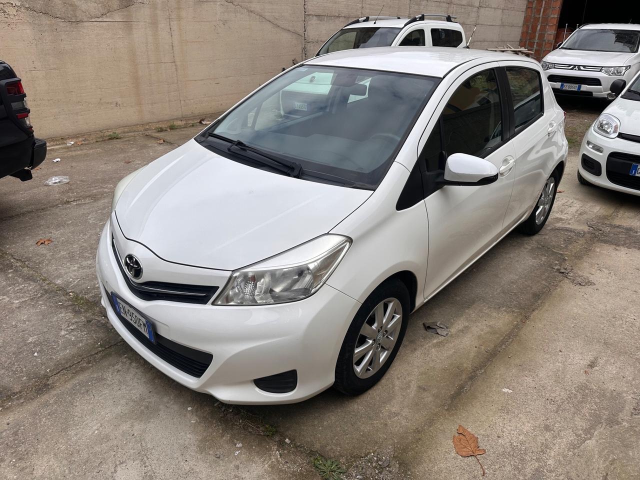 Toyota Yaris 1.0 5 porte Lounge