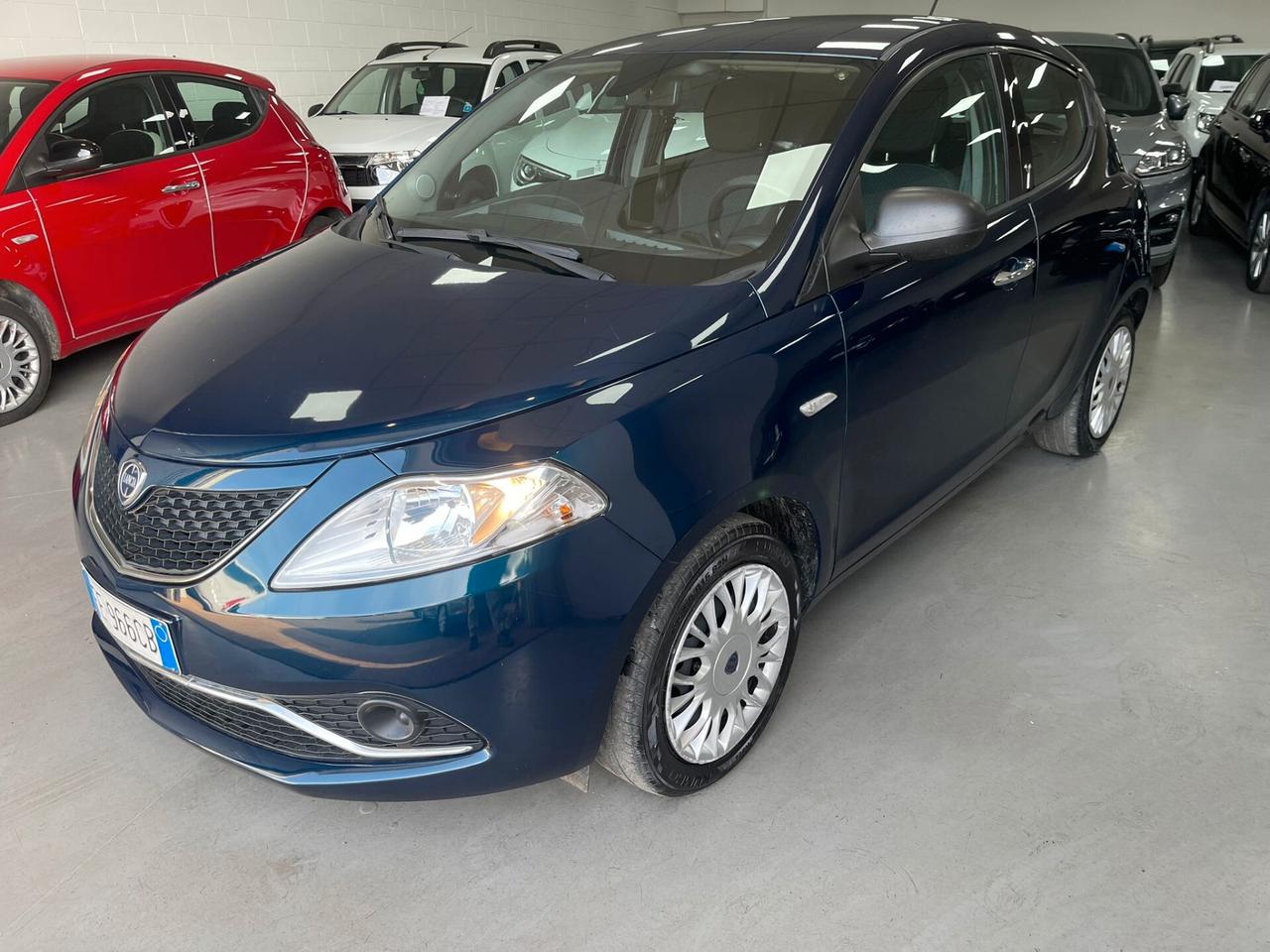 Lancia Ypsilon 1.2 69 CV 5 porte Platinum