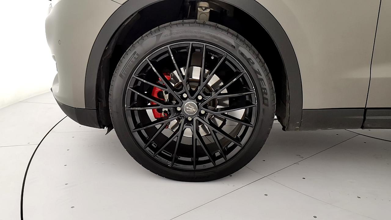 MASERATI Levante - Levante 3.0 V6 275cv auto