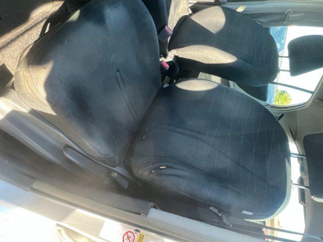 TOYOTA Yaris 1.0 5 porte