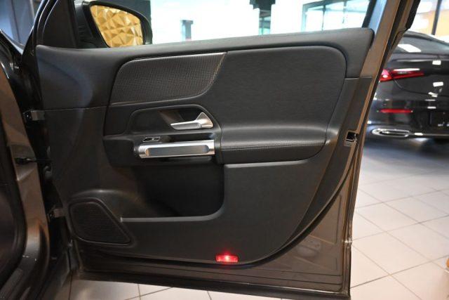 MERCEDES-BENZ GLB 180 d AUTO SPORT NAVI CAM 18"CRUISE LED CARPLAY FULL!!