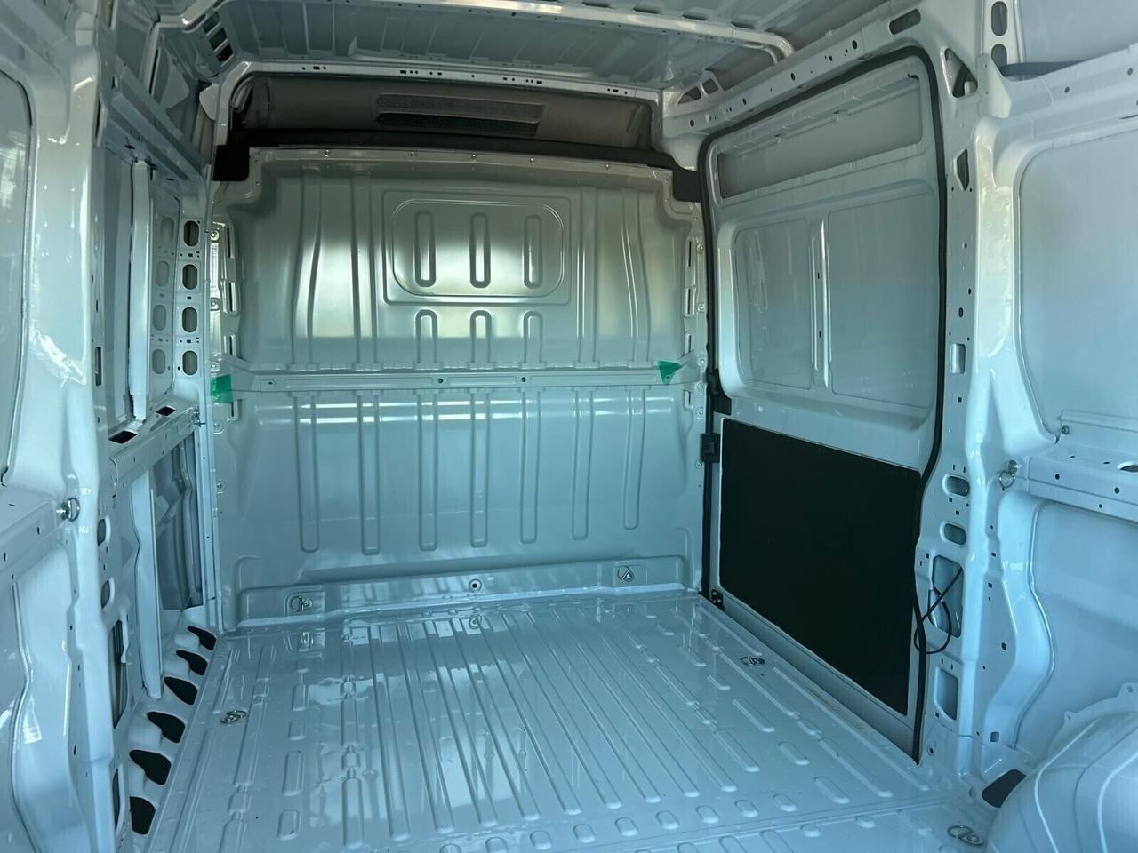 Peugeot Boxer 333 BlueHDi 120 PM-TM L2 H2 KM. 0 SPOTICAR