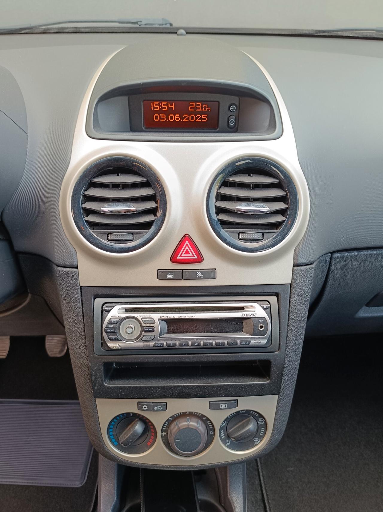 Opel Corsa 1.2 5 porte Cosmo