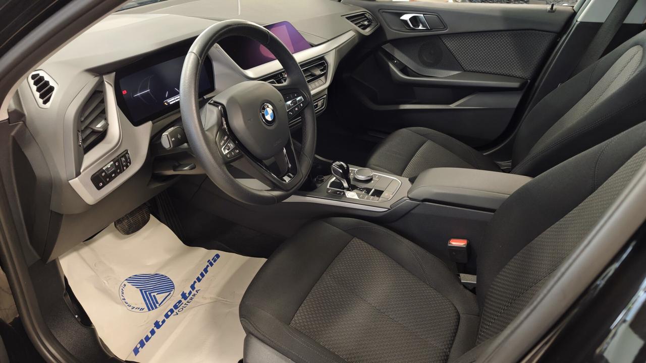 Bmw 116 116d 5p. Business Advantage