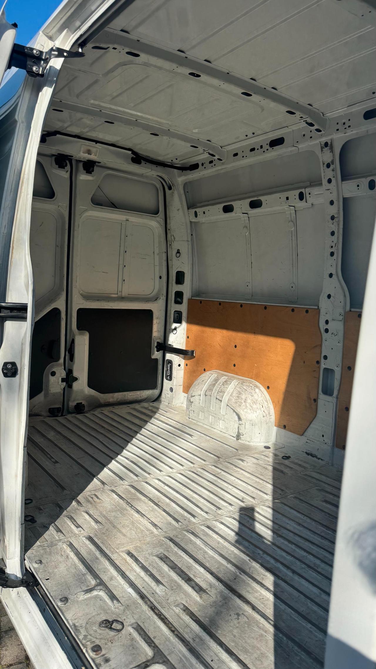 RENAULT Master T33 2.3 dci 125cv L2H2 E5