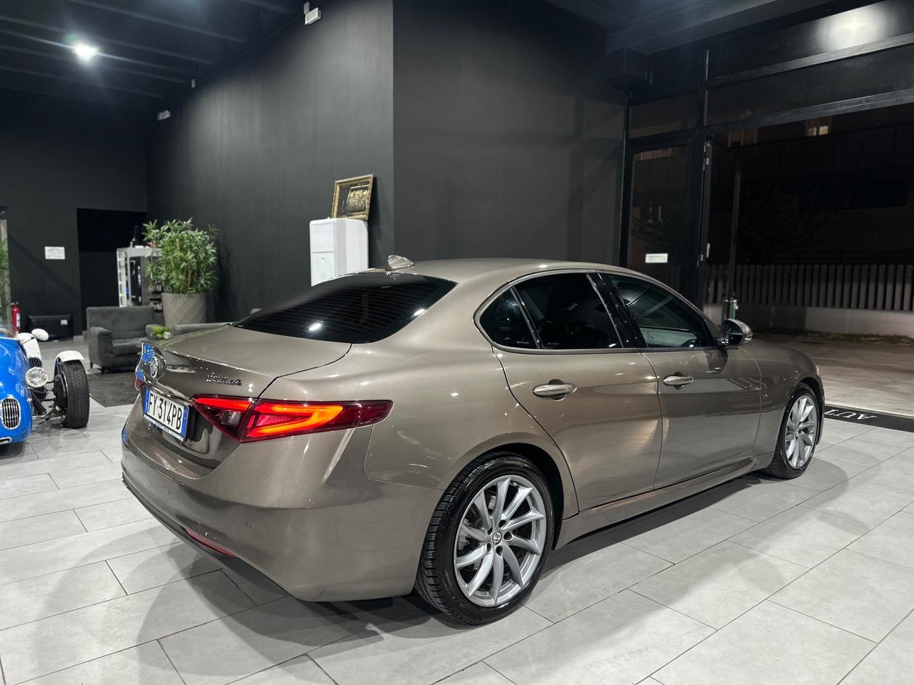 Alfa Romeo Giulia 2.2 Turbodiesel 160 CV AT8 Sport-Tech