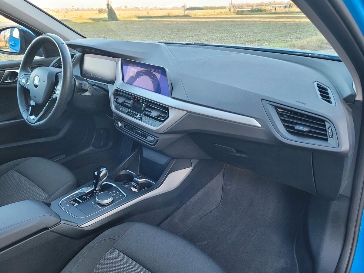 Bmw 116d 5p. Msport Exterior