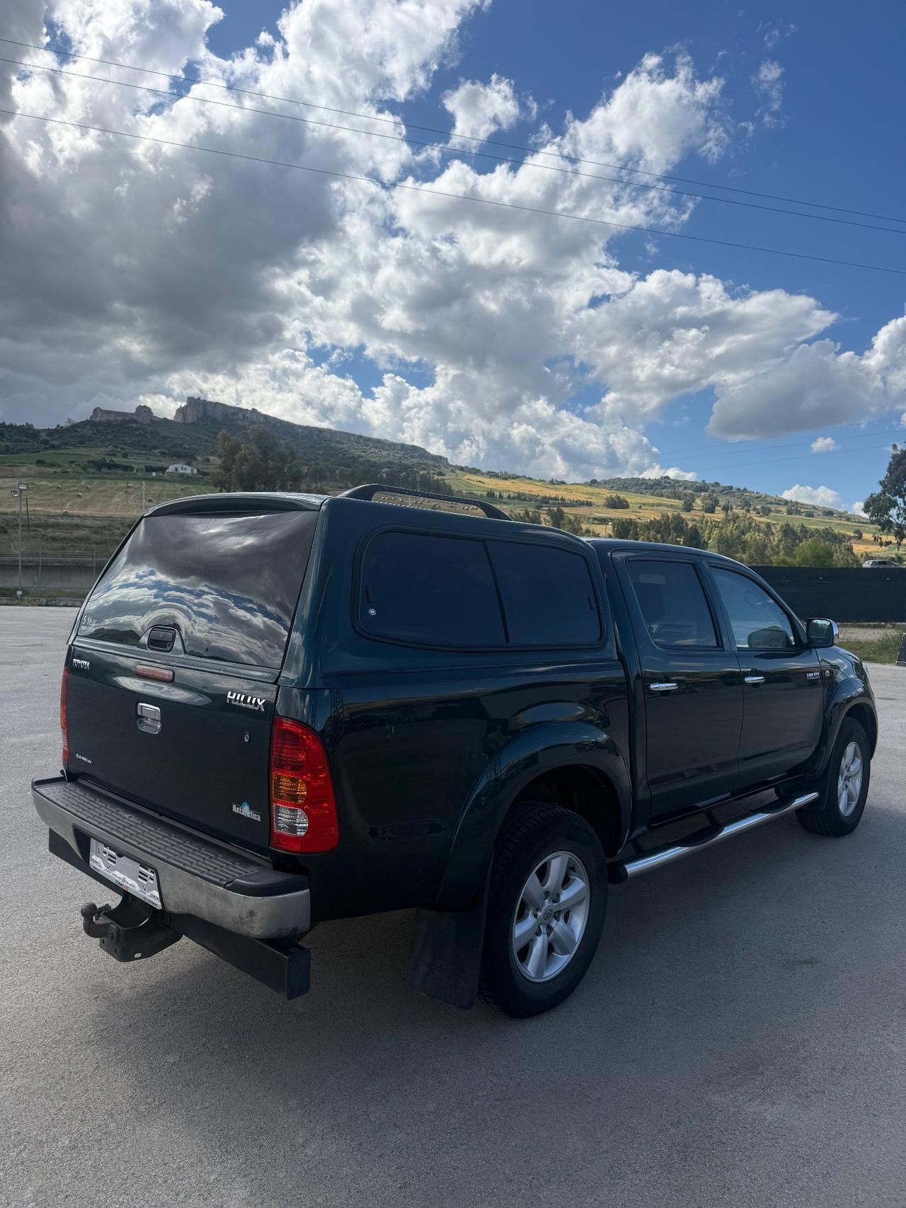 Toyota Hilux 3.0 D-4D 4WD 4p. Doub. Cab SR+