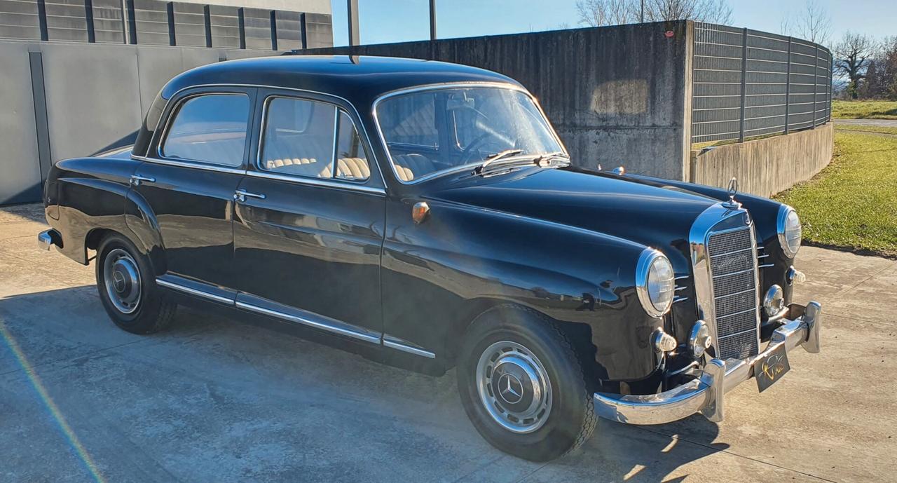 Mercedes 190 PONTON
