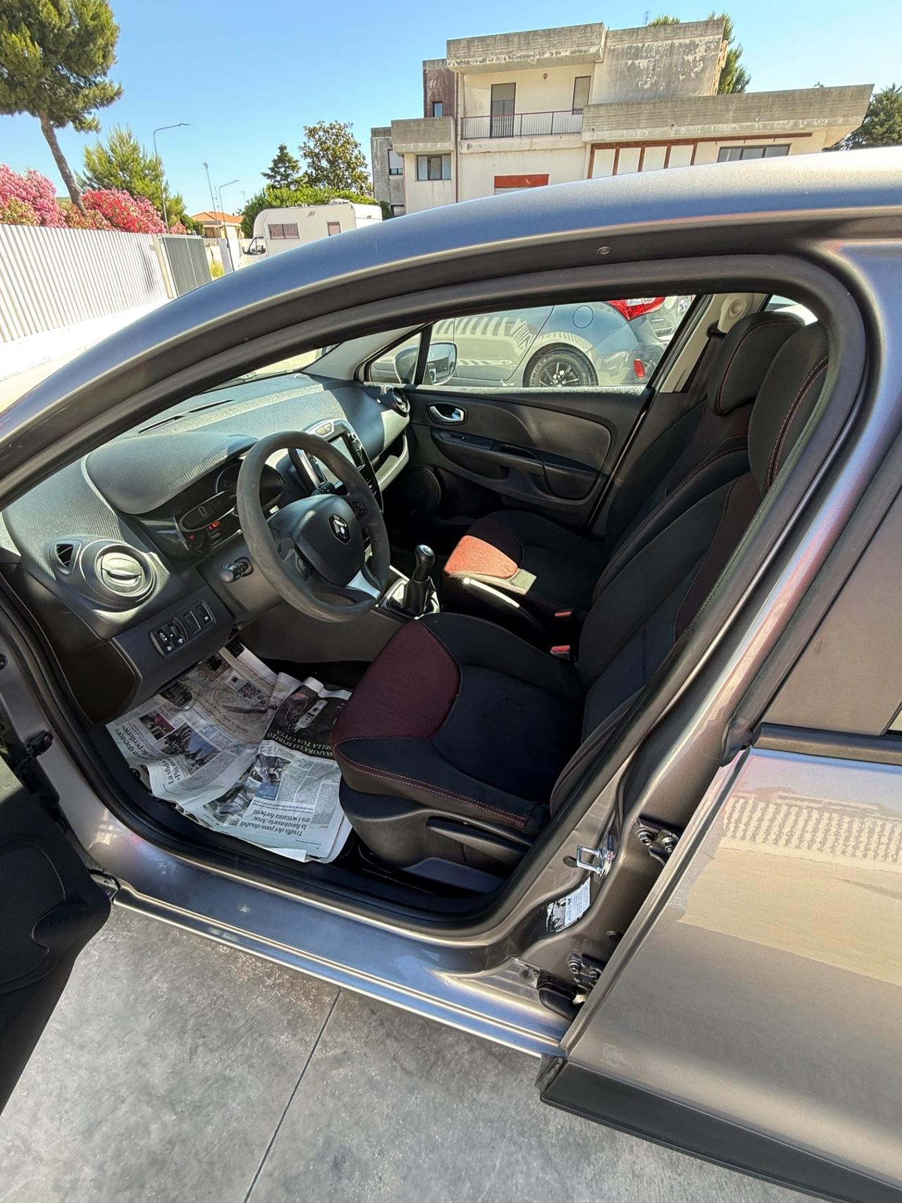 Renault Clio dCi 8V 75CV Autocarro 4 Posti