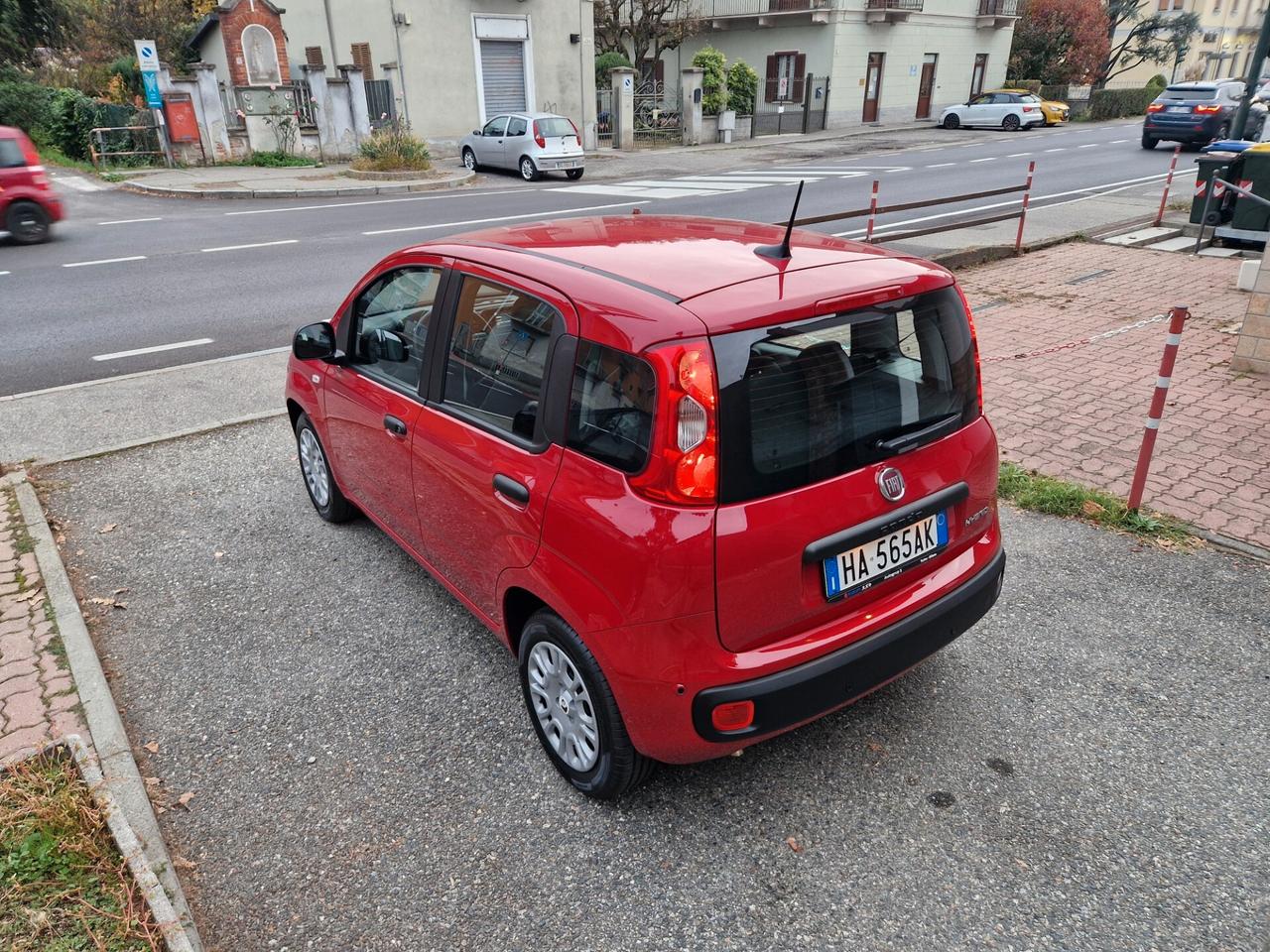 Fiat Panda hybrid 1.0 70CV "SOLO 700 km" Bluetooth, Sensori p